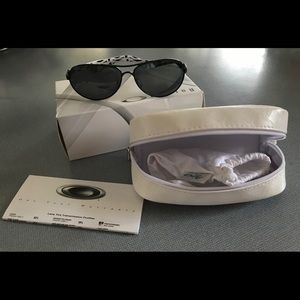 OAKLEY AVIATOR SUNNIES ✨